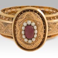 Gold bangle bracelet Gold bangle bracelet